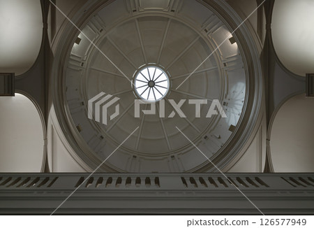 Upward View of round ceiling with glass dome skylight inside Hallway of The Victoria and Albert Museum. Upward View of round ceiling with glass dome skylight inside Hallway of The Victoria and Albert Museum. 126577949