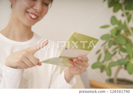 日本女子開心成功省錢 日本女子開心成功省錢 126581790