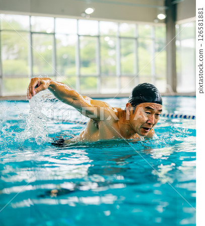Swimming lessons for energetic seniors 126581881