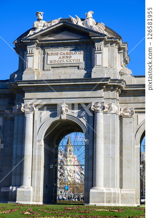 Beautiful view of the Gate of Alcala in Madrid, Spain 126581955