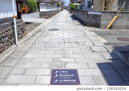 Stone-paved roads in Teramachi, castle town of Nakatsu Castle (Nakatsu City, Oita Prefecture) Stone-paved roads in Teramachi, castle town of Nakatsu Castle (Nakatsu City, Oita Prefecture) 126583024