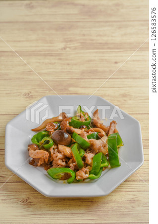 Stir-fry of pork and green pepper Stir-fry of pork and green pepper 126583576
