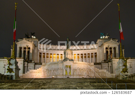 義大利羅馬美麗的夜景 126583687