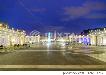 Beautiful night view of St. Peter's Square in the Vatican City Beautiful night view of St. Peter's Square in the Vatican City 126583747