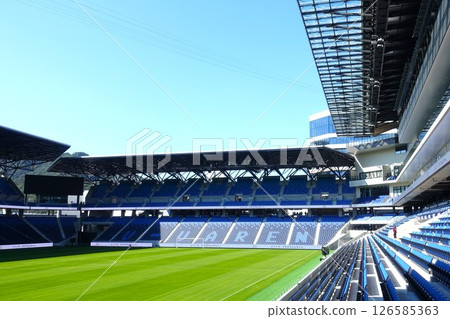 和平體育場，一個草坪美麗的足球場 126585363