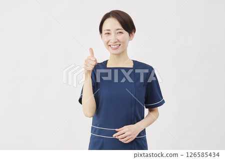 女美護士好兆頭白色背景 126585434