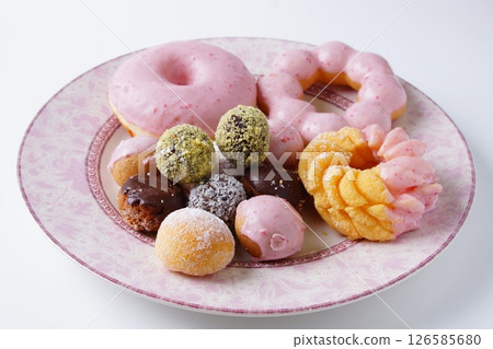 美味的甜甜圈 美味的甜甜圈 126585680