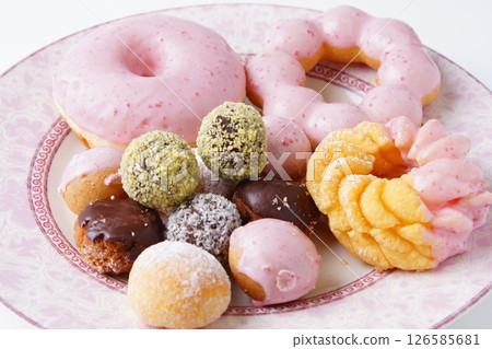 Delicious donuts 126585681