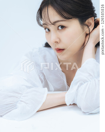 Female beauty and skin care image 126585816