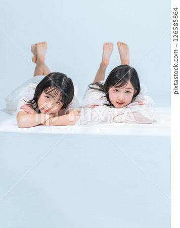 親密姊妹的肖像 親密姊妹的肖像 126585864