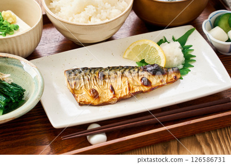 Set meal of grilled mackerel 126586731