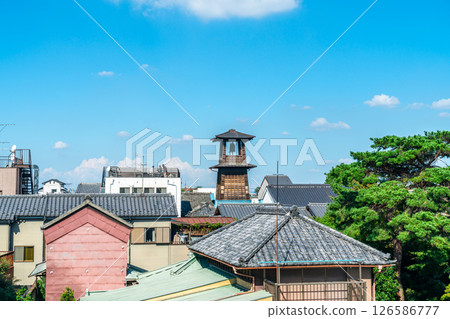 【埼玉縣】時之鐘是川越的象徵,矗立在倉庫林立的街道上 【埼玉縣】時之鐘是川越的象徵,矗立在倉庫林立的街道上 126586777