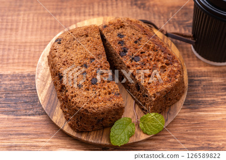 Chocolate steamed bread 126589822