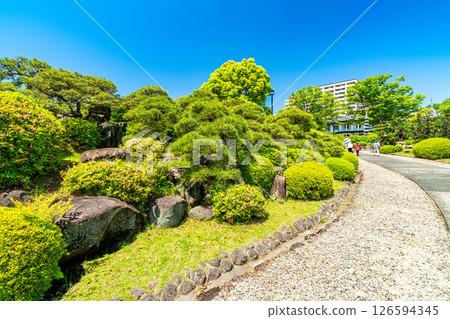 Scenery of Sorakuen in early summer, entrance, Chuo-ku, Kobe, Hyogo Prefecture Scenery of Sorakuen in early summer, entrance, Chuo-ku, Kobe, Hyogo Prefecture 126594345