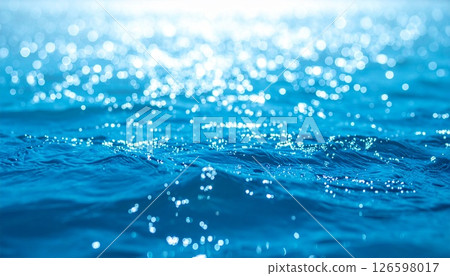 閃閃發光的大海 126598017