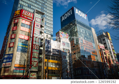 秋葉原城市景觀與建築與藍天 126599192