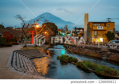 Twilight View of Fujinomiya River and Mount Fuji 126600811