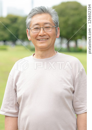高級男子帶著微笑 高級男子帶著微笑 126602394