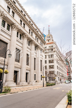 Mitsui Main Building (Sumitomo Mitsui Banking Corporation Nihonbashi Branch) and Nihonbashi Mitsukoshi Main Building, Important Cultural Property, Nihonbashi Muromachi, Chuo Ward, Tokyo Mitsui Main Building (Sumitomo Mitsui Banking Corporation Nihonbashi Branch) and Nihonbashi Mitsukoshi Main Building, Important Cultural Property, Nihonbashi Muromachi, Chuo Ward, Tokyo 126602712
