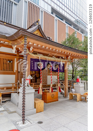 福德神社的參拜殿位於東京都中央區日本橋室町福德林（德川秀忠將其命名為目吹稻荷） 126603319