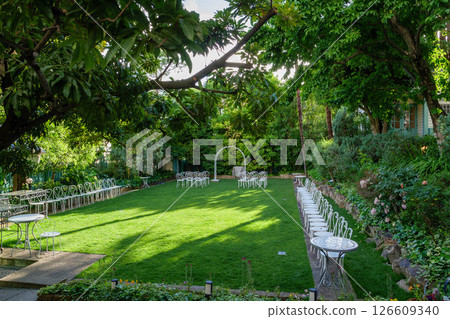 神戶北野町，俯瞰大海的山頂，清新的綠色和異國情調 126609340