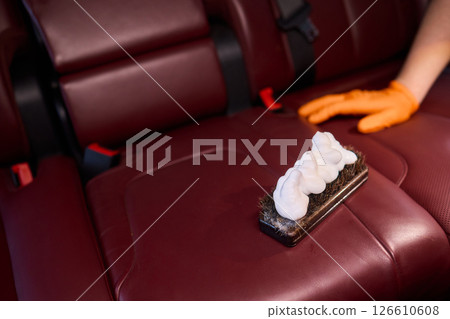 Detailed Expertise Understanding the Leather Conditioning Process for Optimal Results 126610608