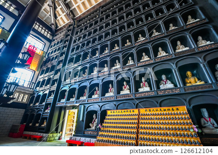 Interior view of the Great Buddha Hall, Katsuyama City, Fukui Prefecture 126612104