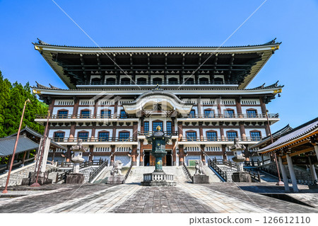 Exterior of the Great Buddha Hall of Echizen Buddha, Katsuyama City, Fukui Prefecture 126612110