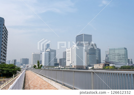 Kachidoki Overlook Park and skyscrapers 126612332
