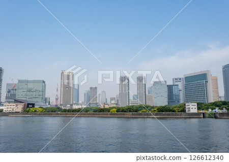 Buildings in the Hamamatsucho area as seen from Kachidoki Overlook Park 126612340