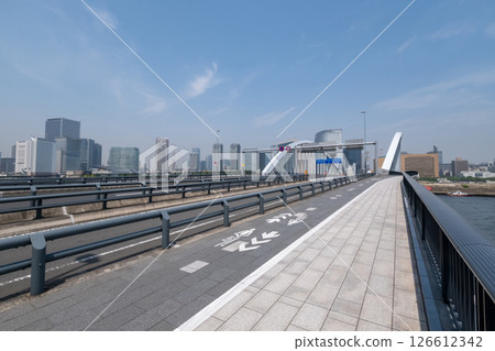 Scenery of the Tsukiji Ohashi Bridge walkway Scenery of the Tsukiji Ohashi Bridge walkway 126612342