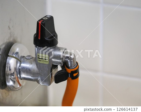 Old gas valve in the kitchen Old gas valve in the kitchen 126614137