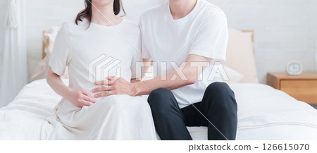 Pregnant pregnant wife and husband 126615070