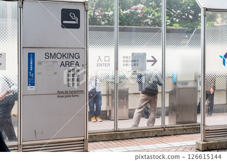 [Kanagawa Prefecture] Smoking area at the west exit of Yokohama Station (April 2025) 126615144