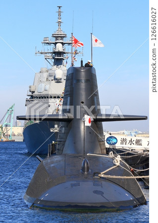 The Japan Maritime Self-Defense Force's escort ships and submarines are open to the public. Scenes from the fleet review. The Japan Maritime Self-Defense Force's escort ships and submarines are open to the public. Scenes from the fleet review. 126616027
