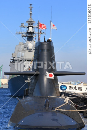 The Japan Maritime Self-Defense Force's escort ships and submarines are open to the public. Scenes from the fleet review. The Japan Maritime Self-Defense Force's escort ships and submarines are open to the public. Scenes from the fleet review. 126616028