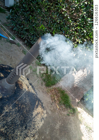 Roasted rice husks 126616303