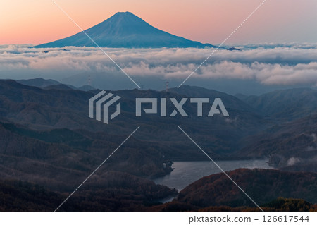 從Bossa Ridge看到的富士山和大菩薩湖 126617544