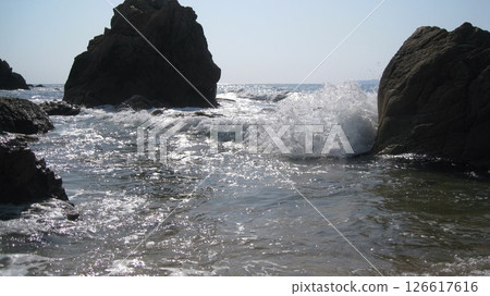 The beach where the waves hit 126617616
