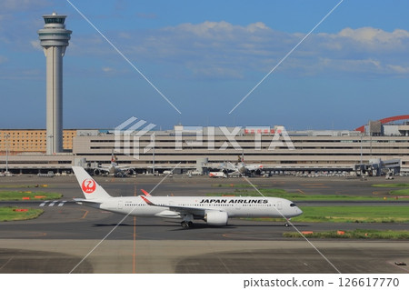 噴射機在羽田機場滑行 機場圖像 噴射機在羽田機場滑行 機場圖像 126617770