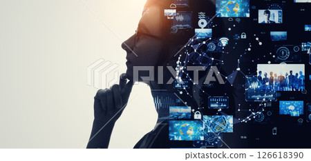 思考的女人與影片網路的拼貼畫 126618390