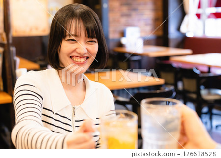 A woman toast 126618528