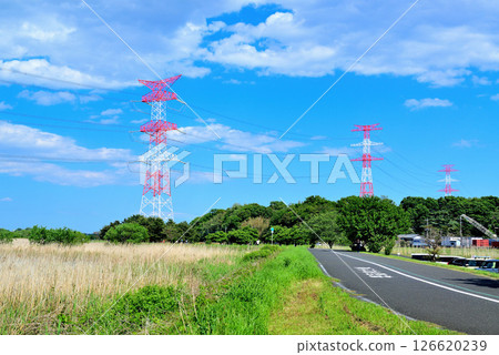 千葉縣手賀沼湖沿岸的架空電線和塔 千葉縣手賀沼湖沿岸的架空電線和塔 126620239