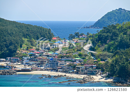 [Korea/Gangwon-do] Coastal streetscape of Samcheok City on the east coast of Korea 126621580