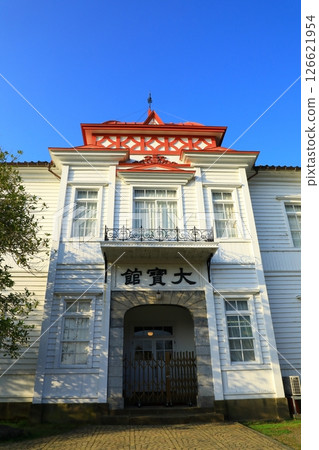 Tsuruoka Park: Cherry blossoms in full bloom 126621954