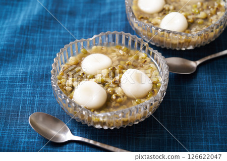 Green bean and shiratama zenzai 126622047