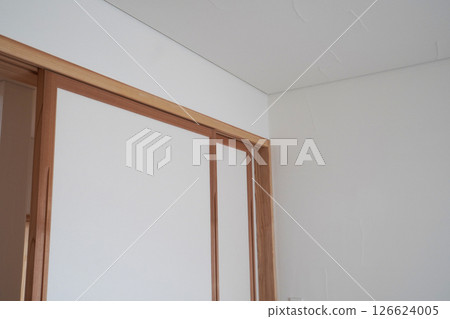 White Japanese-style room sliding doors White Japanese-style room sliding doors 126624005