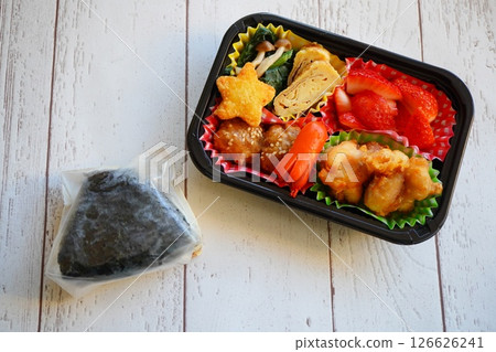 Lunch box made for a 6th grade elementary school student 126626241