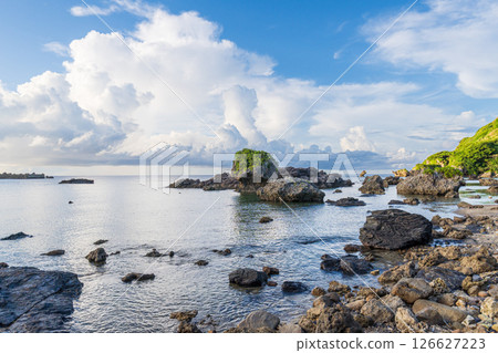 傍晚時分美麗的南島海岸 126627223