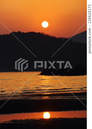 Evening scenery of Shinkai Beach Evening scenery of Shinkai Beach 126628171